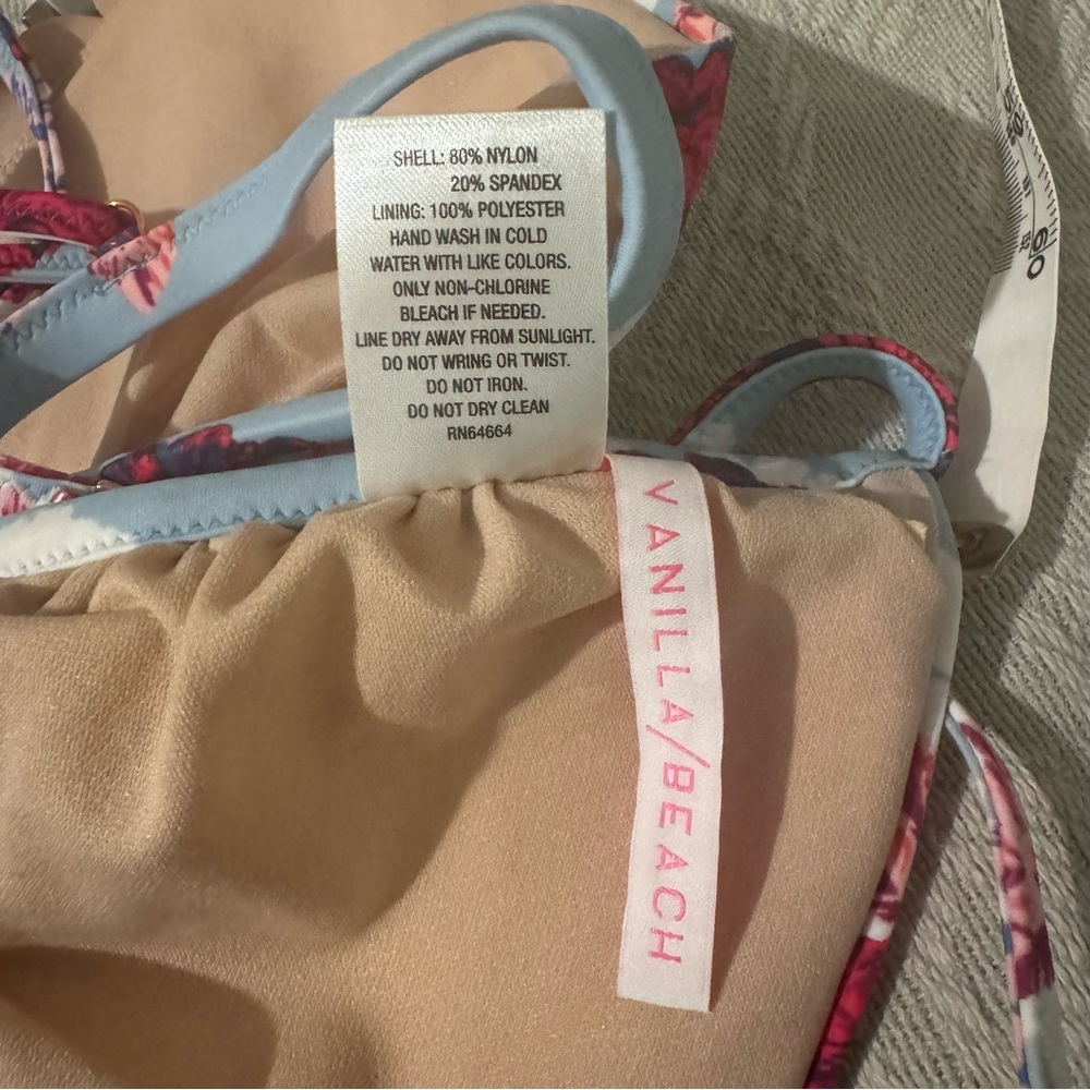 Vanilla/Beach Women's Blue and Red Floral Bikini Top Size Large - Picture 7 of 8